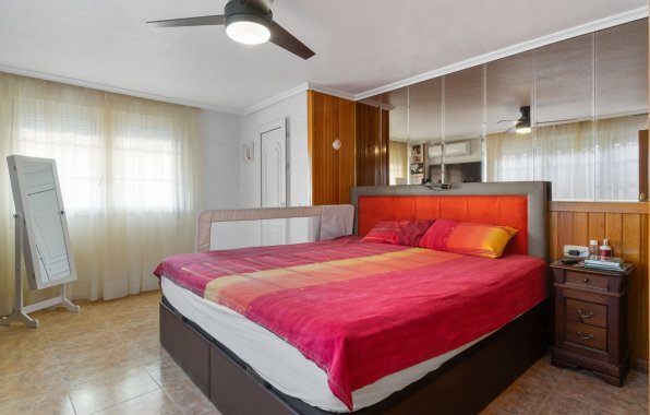 Resale - Chalet - Torrevieja - Los Balcones