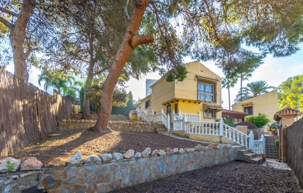 Resale - Chalet - Torrevieja - Los Balcones
