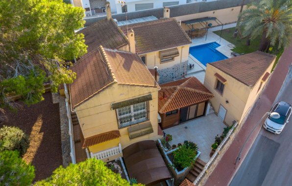 Resale - Chalet - Torrevieja - Los Balcones