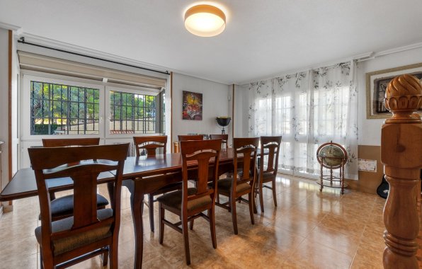 Resale - Chalet - Torrevieja - Los Balcones