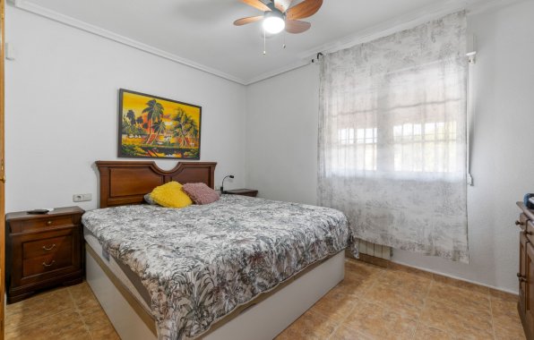 Resale - Chalet - Torrevieja - Los Balcones