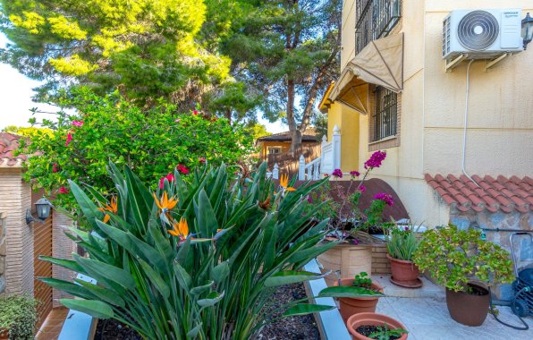 Resale - Chalet - Torrevieja - Los Balcones