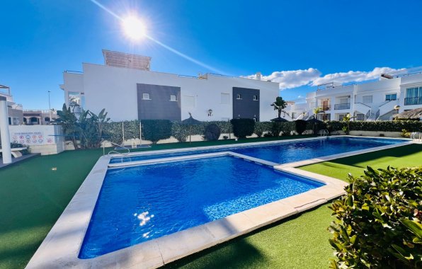 Resale - Bungalow - Torrevieja - Nueva Torrevieja - Aguas Nuevas