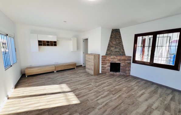 Resale - Chalet - Torrevieja - Playa de los Locos