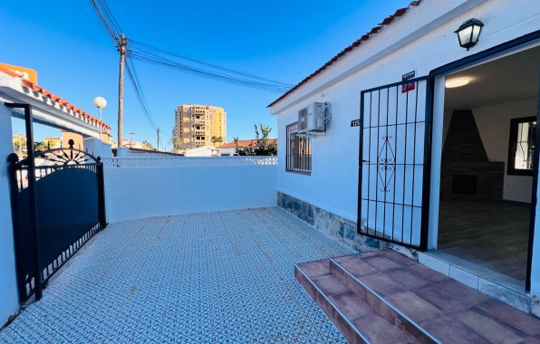 Resale - Chalet - Torrevieja - Playa de los Locos