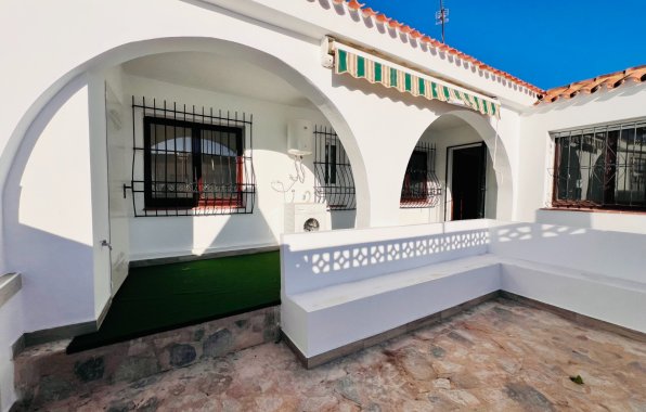 Resale - Chalet - Torrevieja - Playa de los Locos