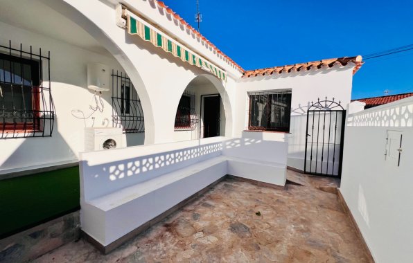 Resale - Chalet - Torrevieja - Playa de los Locos
