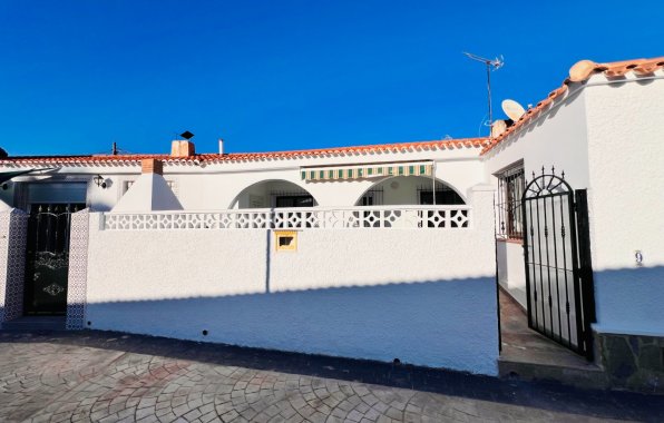 Resale - Chalet - Torrevieja - Playa de los Locos